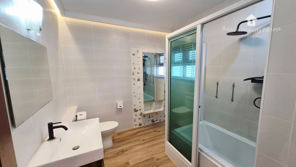 3-Bedroom Detached House with Air Conditioning for Sale in Huai Yai, Pattaya 24