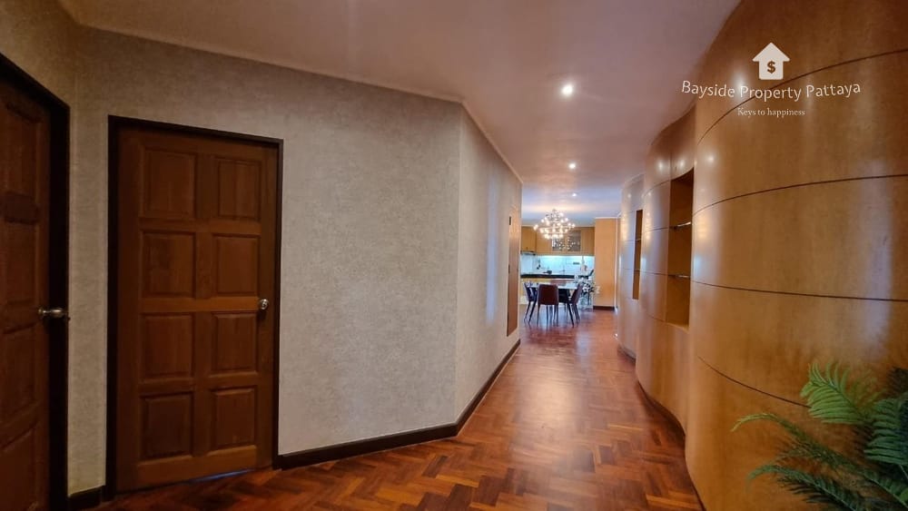 Beachfront 3-Bedroom Condo for Rent at Goldensand Beachside Condominium, Na Jomtien, Pattaya 3
