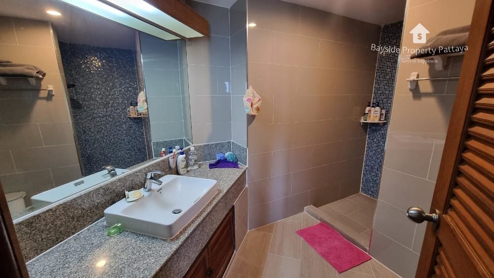 Beachfront 3-Bedroom Condo for Rent at Goldensand Beachside Condominium, Na Jomtien, Pattaya 12