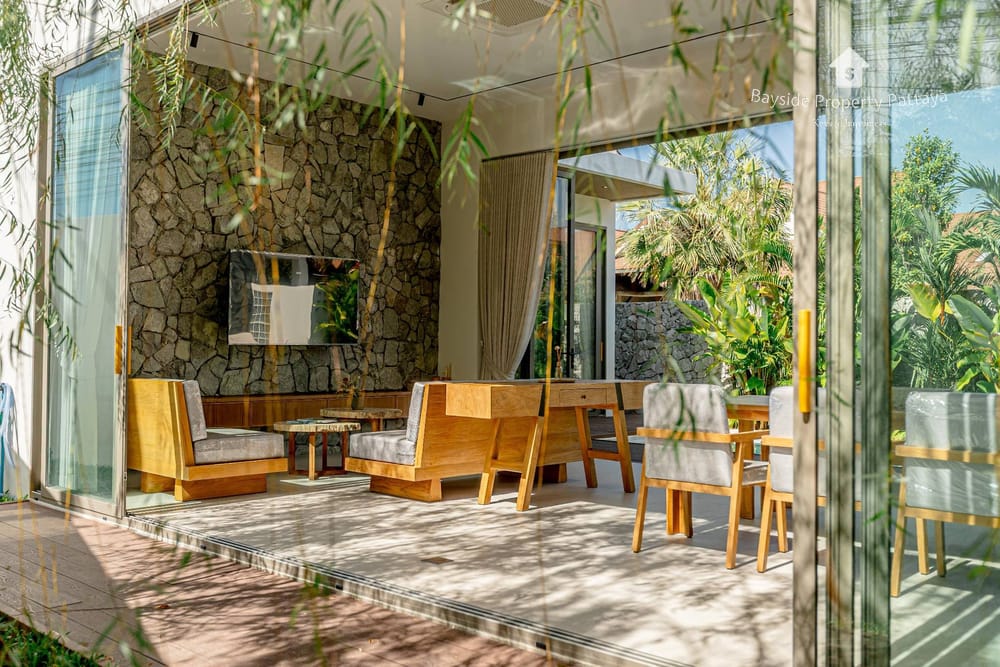 Продается 4-к. вилла, 350м², Dhewee Resort 8