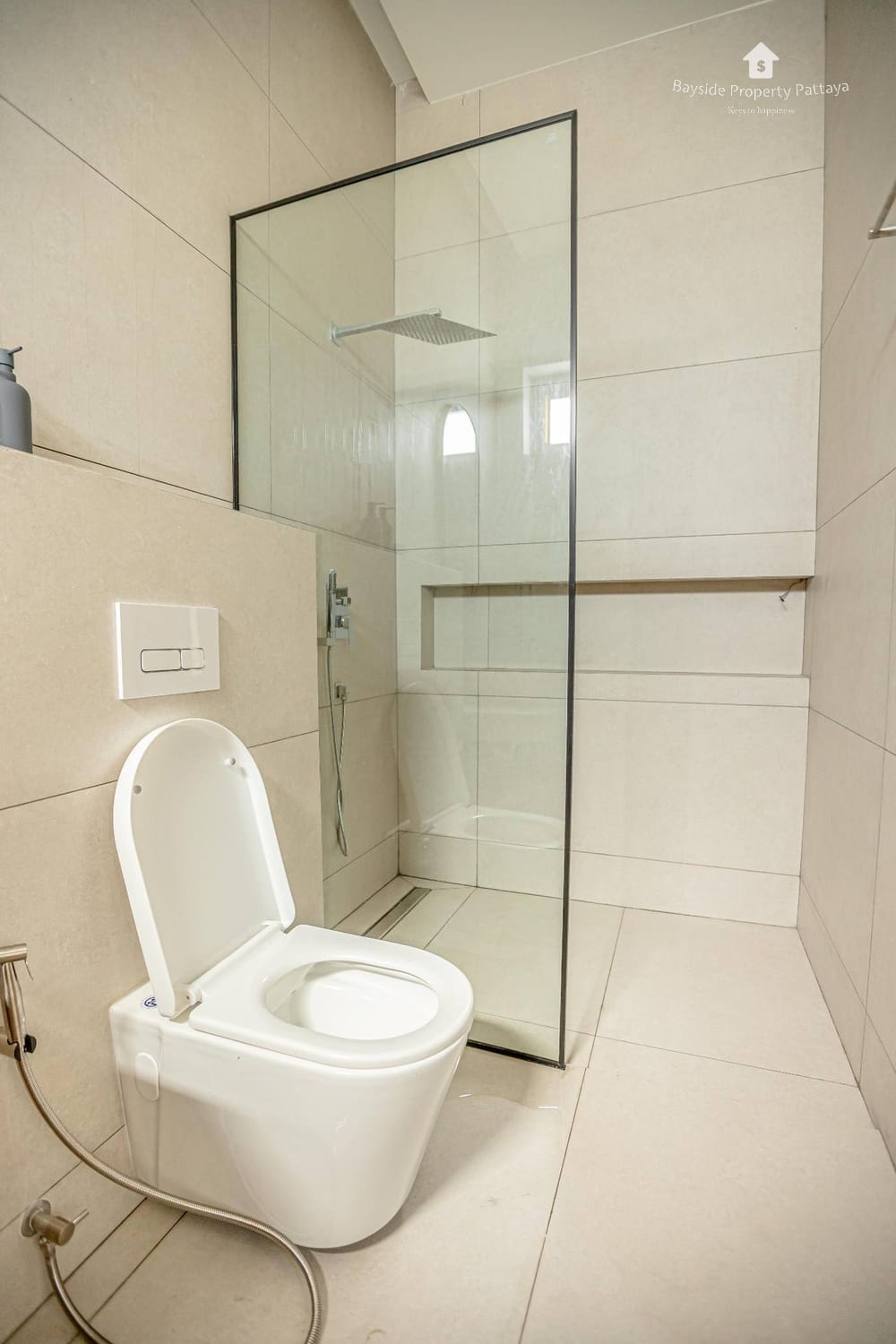 Продается 4-к. вилла, 350м², Dhewee Resort 13