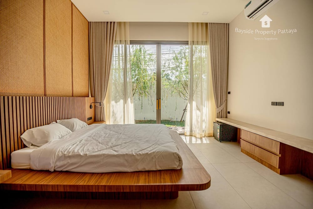 Продается 4-к. вилла, 350м², Dhewee Resort 14