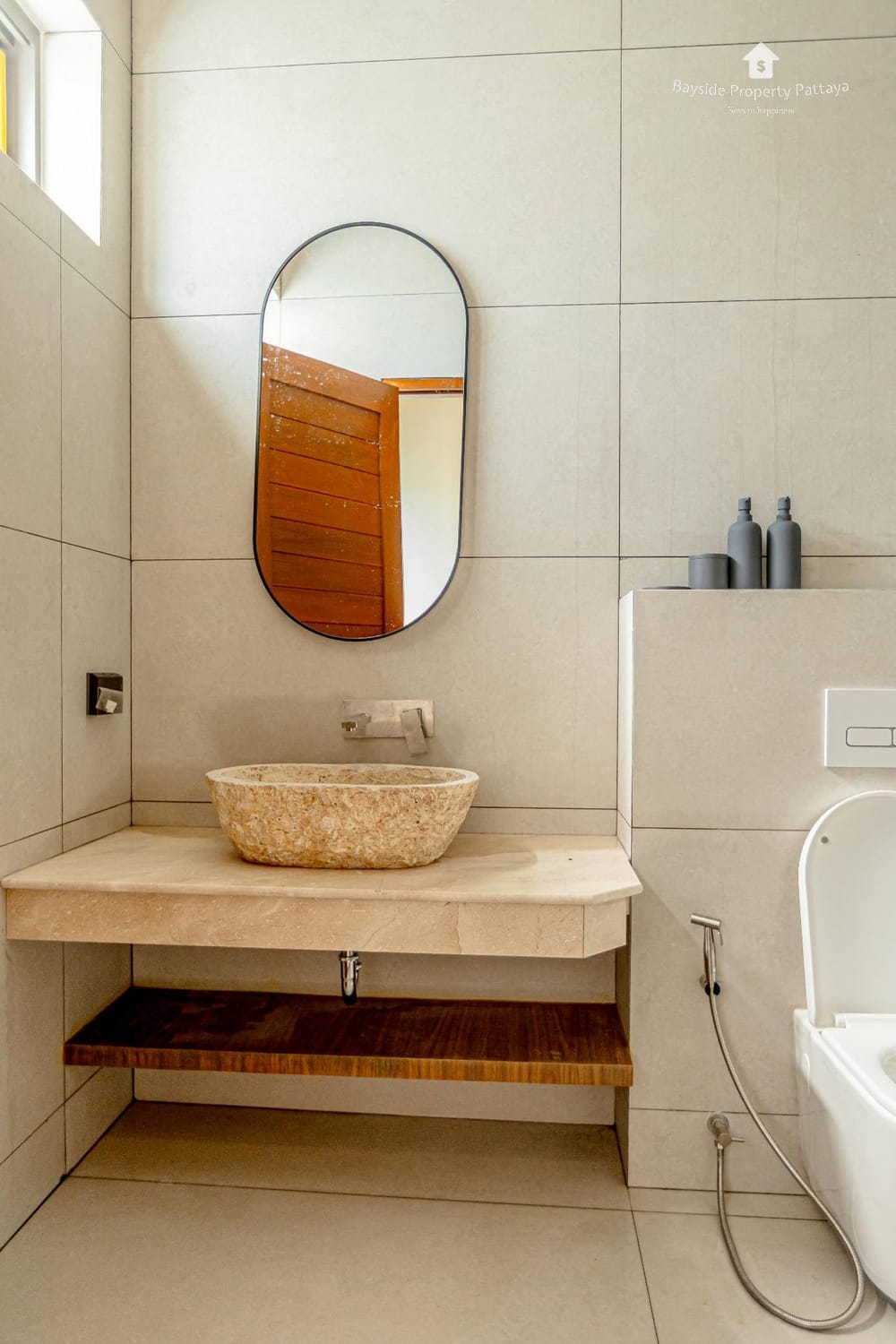 Продается 4-к. вилла, 350м², Dhewee Resort 17