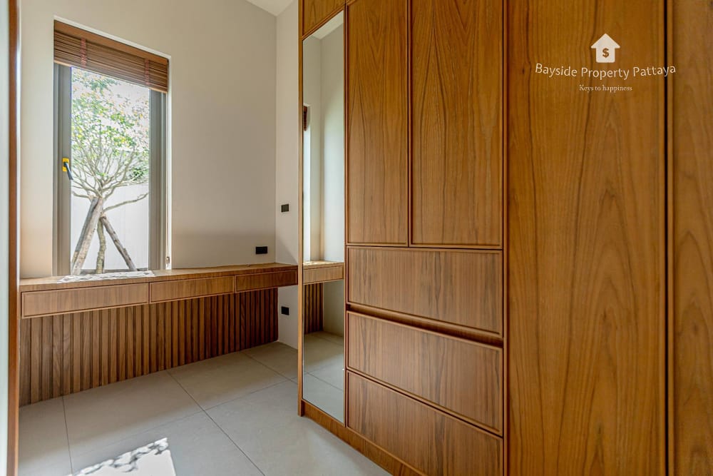 Продается 4-к. вилла, 350м², Dhewee Resort 20