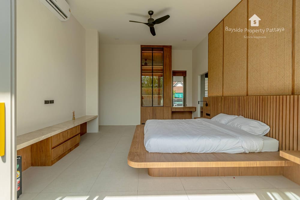 Продается 4-к. вилла, 350м², Dhewee Resort 22