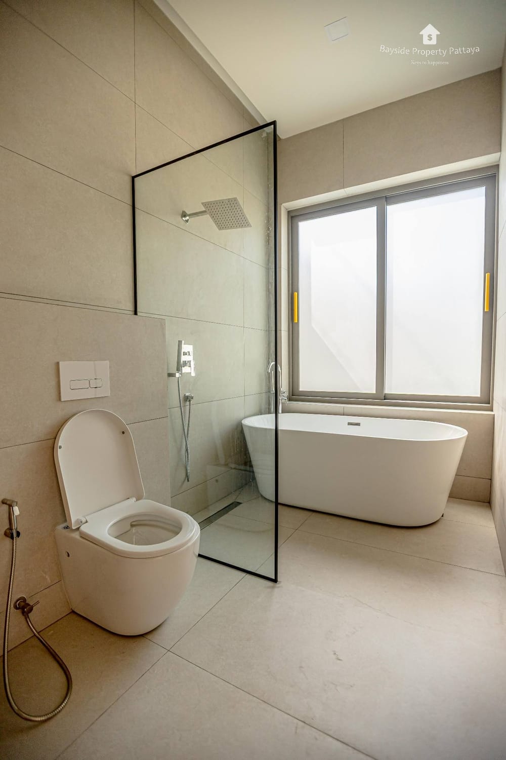 Продается 4-к. вилла, 350м², Dhewee Resort 25