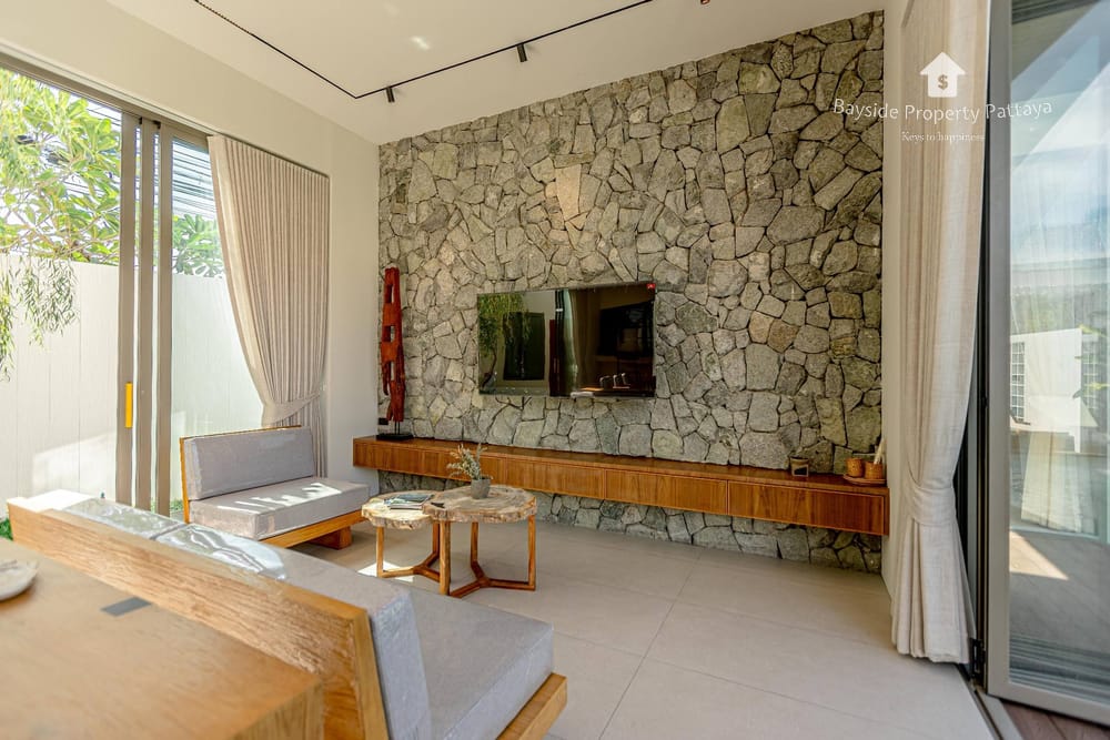 Продается 4-к. вилла, 350м², Dhewee Resort 28