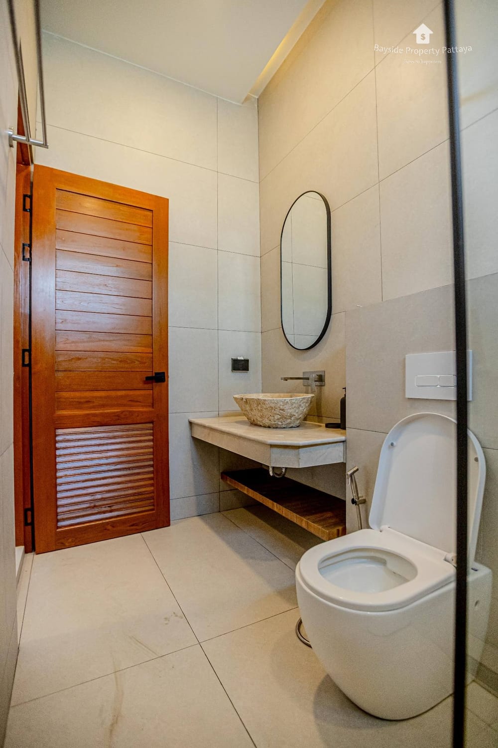 Продается 4-к. вилла, 350м², Dhewee Resort 31