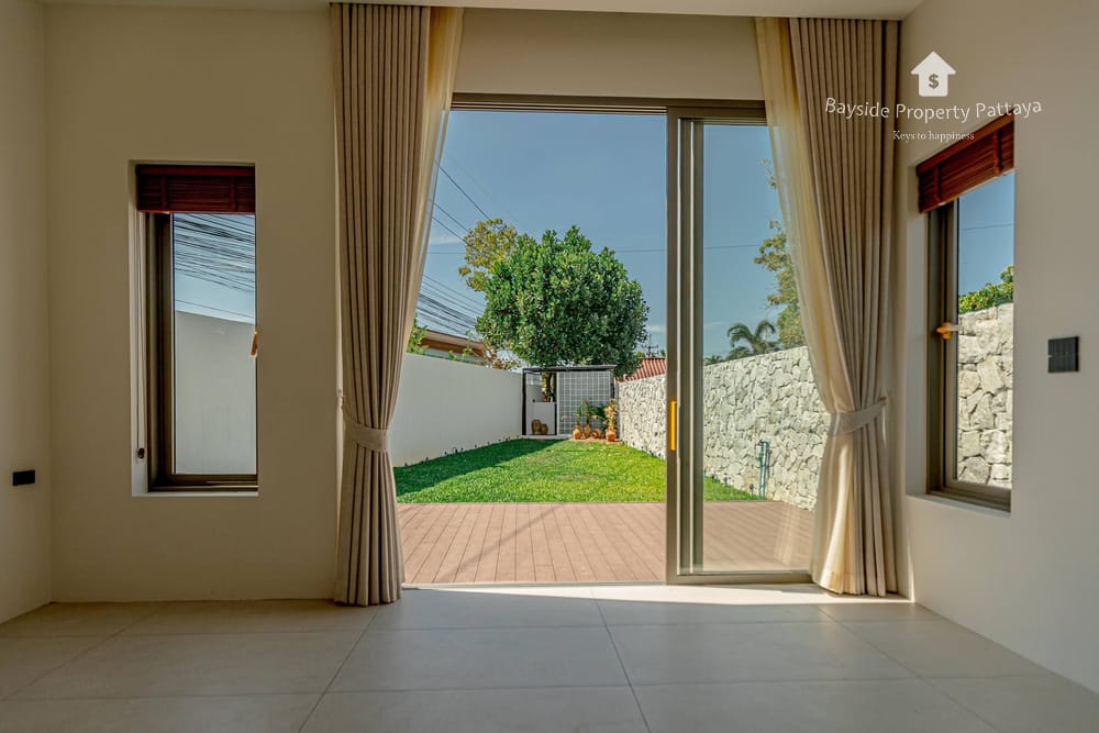 Продается 4-к. вилла, 350м², Dhewee Resort 35