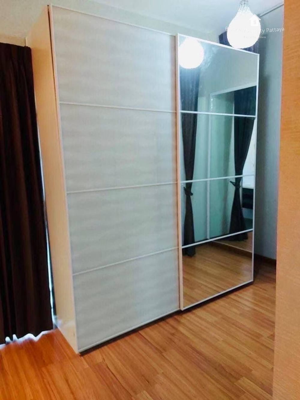 4-Bedroom Detached House for Sale in Uraiwan Park View, East Pattaya - Pet Friendly with AC 5