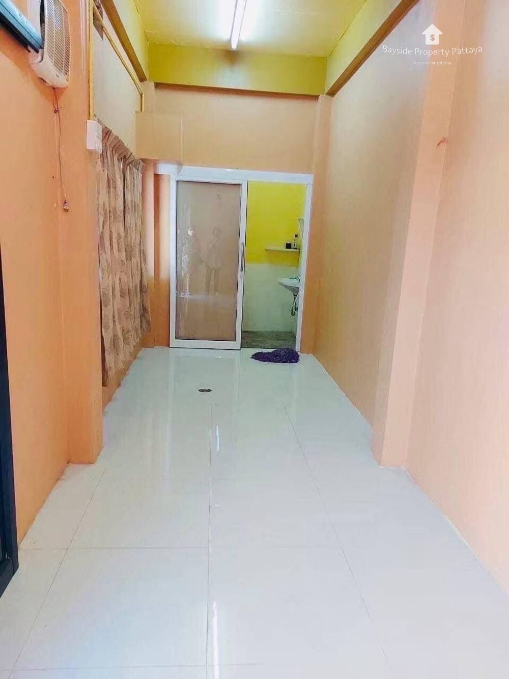 4-Bedroom Detached House for Sale in Uraiwan Park View, East Pattaya - Pet Friendly with AC 7
