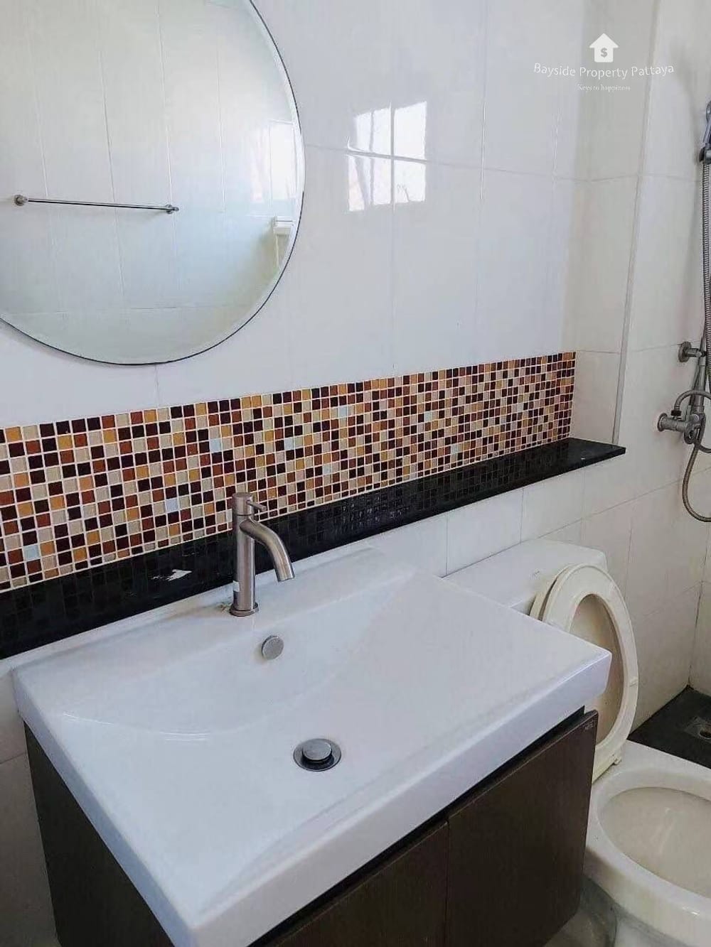 4-Bedroom Detached House for Sale in Uraiwan Park View, East Pattaya - Pet Friendly with AC 14
