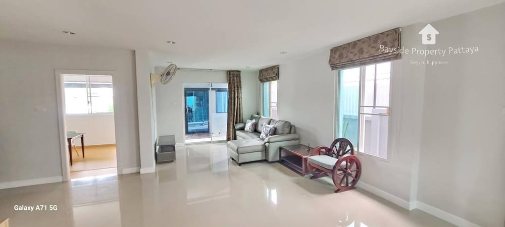 Geräumiges Einfamilienhaus (4 Schlafzimmer) in Ost-Pattaya zu verkaufen – Haustierfreundlich & Klimatisiert 25