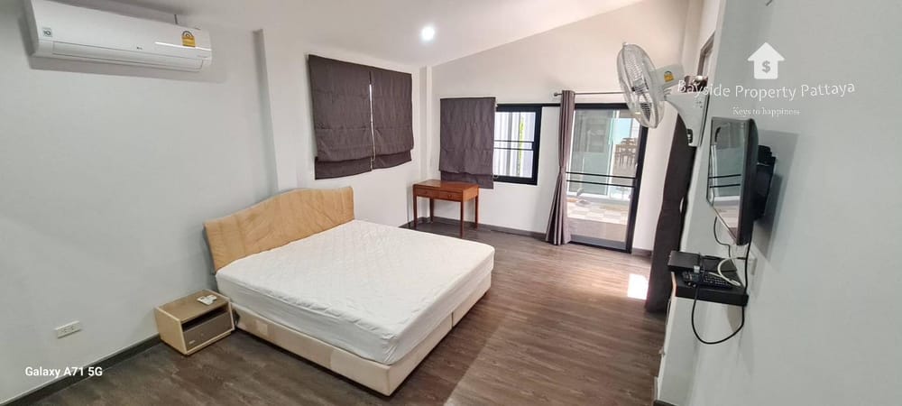 Geräumiges Einfamilienhaus (4 Schlafzimmer) in Ost-Pattaya zu verkaufen – Haustierfreundlich & Klimatisiert 28