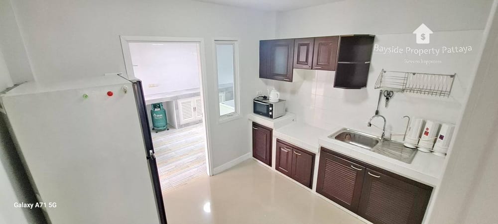 Geräumiges Einfamilienhaus (4 Schlafzimmer) in Ost-Pattaya zu verkaufen – Haustierfreundlich & Klimatisiert 30