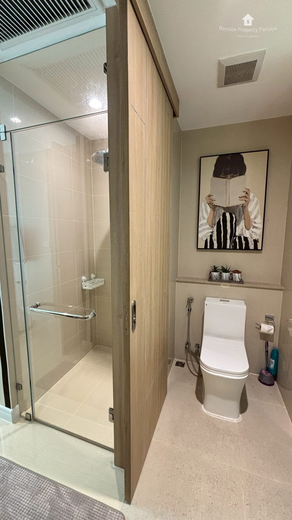 1-Bedroom Condo for Rent in The Riviera Jomtien with City View and Air Conditioning 5