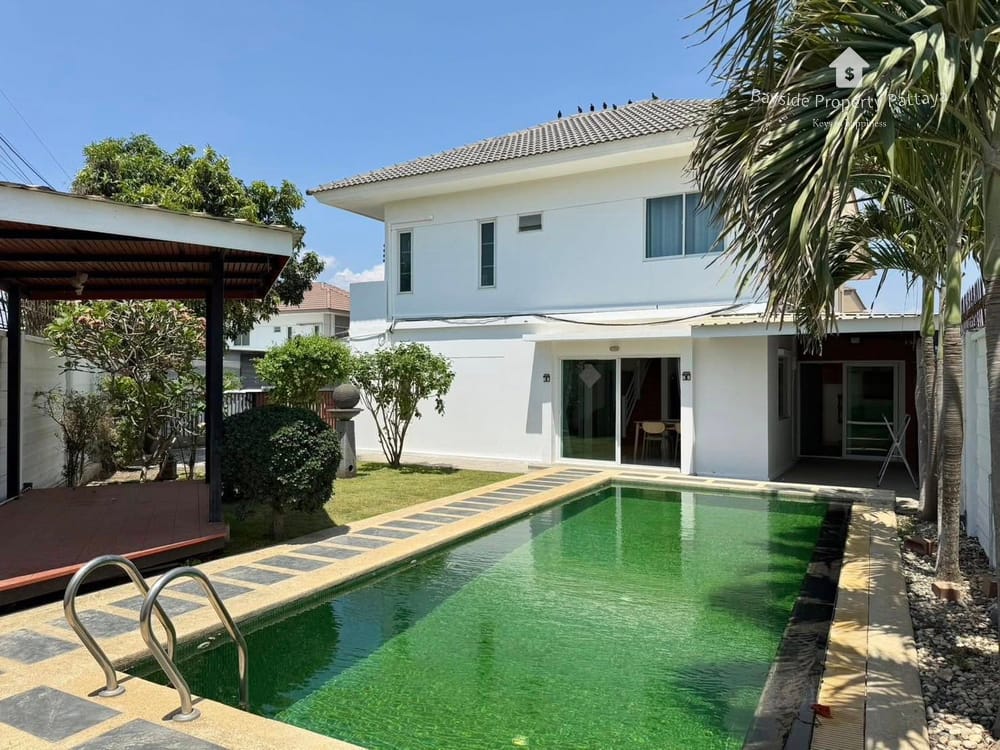 Pet-Friendly 3-Bedroom Detached House for Sale in East Pattaya with Air Conditioning 1