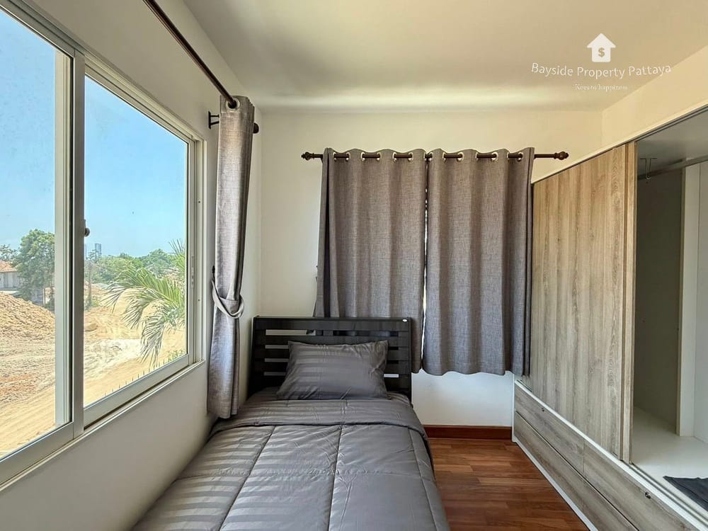 Pet-Friendly 3-Bedroom Detached House for Sale in East Pattaya with Air Conditioning 7