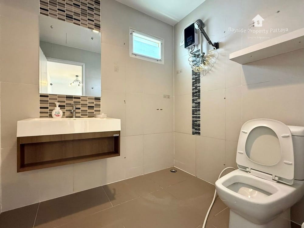 Pet-Friendly 3-Bedroom Detached House for Sale in East Pattaya with Air Conditioning 9