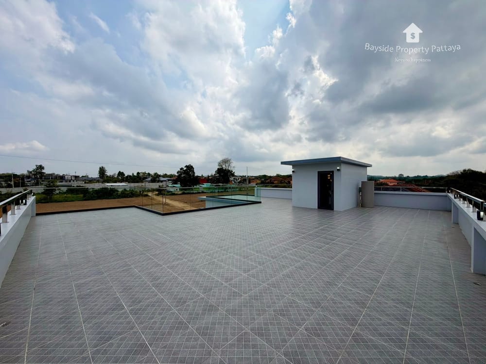 Spacious 5-Bedroom Pool Villa in East Pattaya - Pet Friendly with Air Conditioning 11
