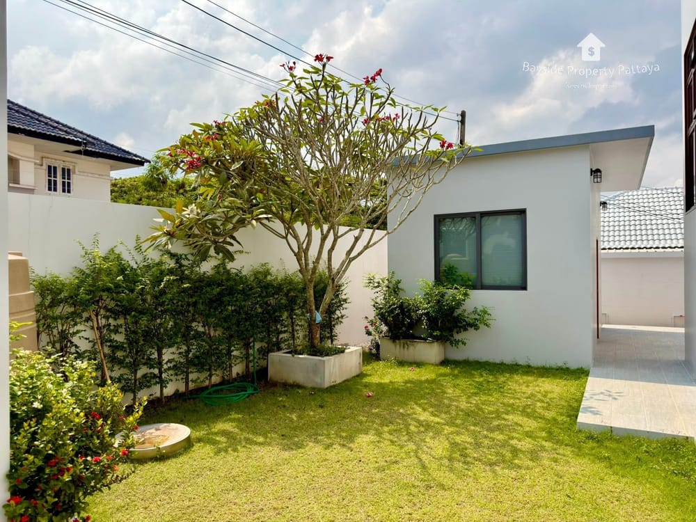 Spacious 5-Bedroom Pool Villa in East Pattaya - Pet Friendly with Air Conditioning 18