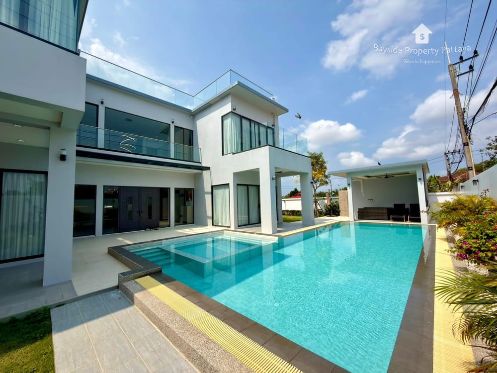 Spacious 5-Bedroom Pool Villa in East Pattaya - Pet Friendly with Air Conditioning 29