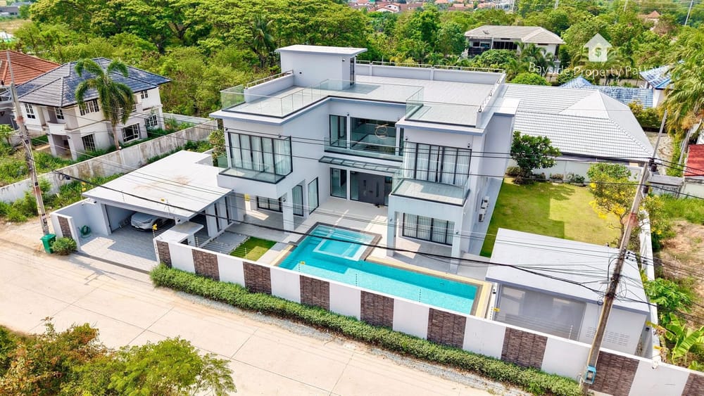 Spacious 5-Bedroom Pool Villa in East Pattaya - Pet Friendly with Air Conditioning 31