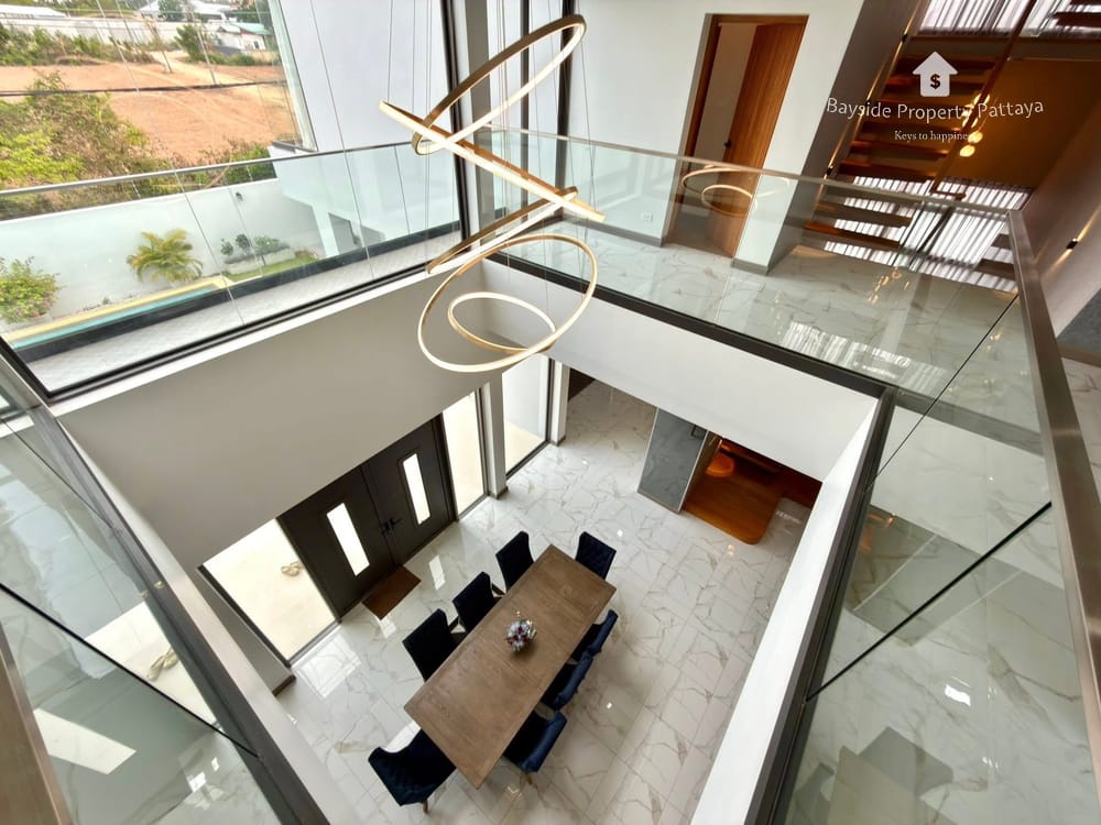 Spacious 5-Bedroom Pool Villa in East Pattaya - Pet Friendly with Air Conditioning 32