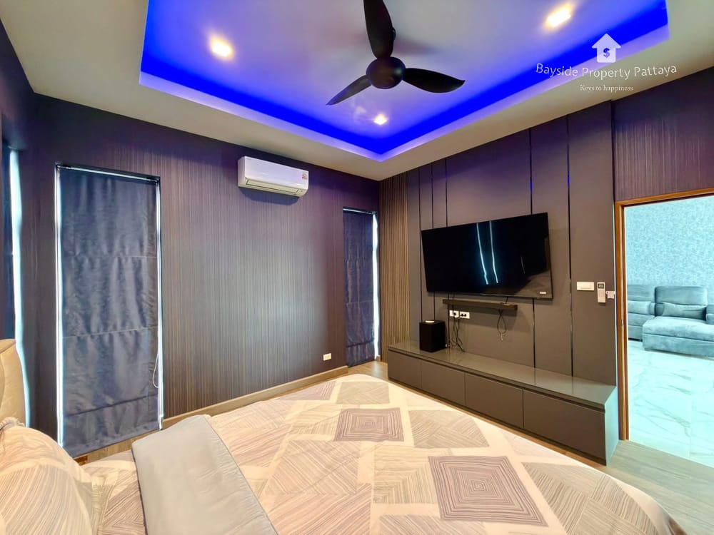 Spacious 5-Bedroom Pool Villa in East Pattaya - Pet Friendly with Air Conditioning 33