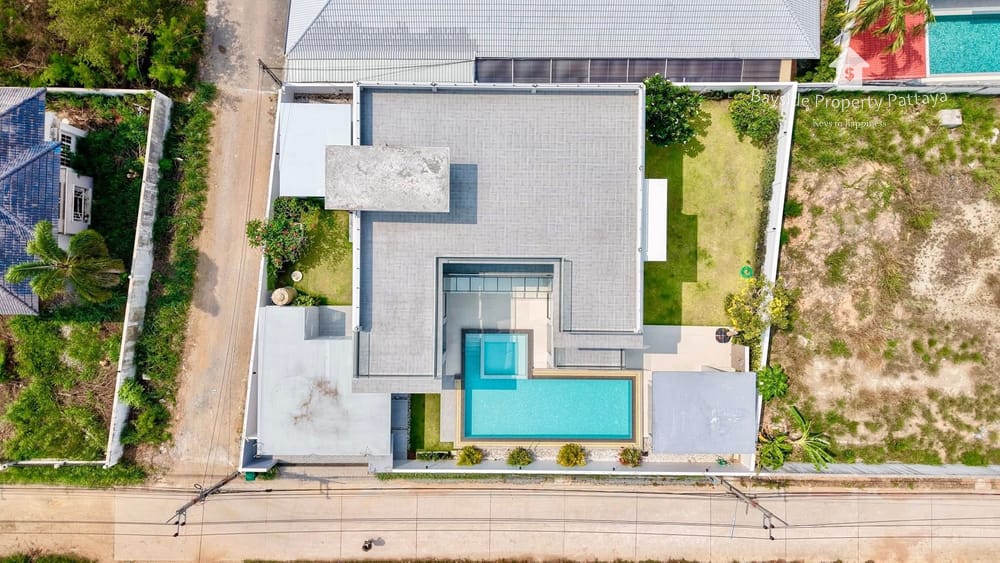 Spacious 5-Bedroom Pool Villa in East Pattaya - Pet Friendly with Air Conditioning 39