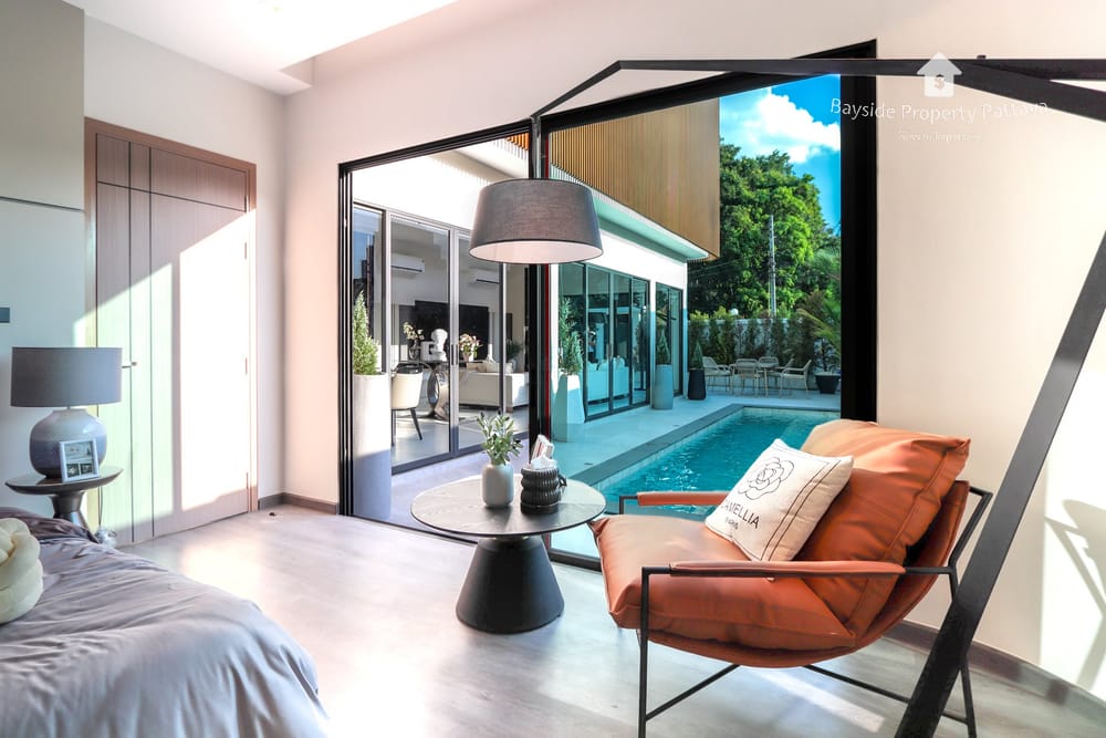 Spacious 8-Bedroom Pool Villa for Sale and Rent in Pattaya City with Stunning City Views 16