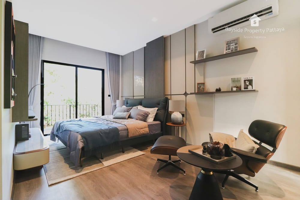 Spacious 8-Bedroom Pool Villa for Sale and Rent in Pattaya City with Stunning City Views 23