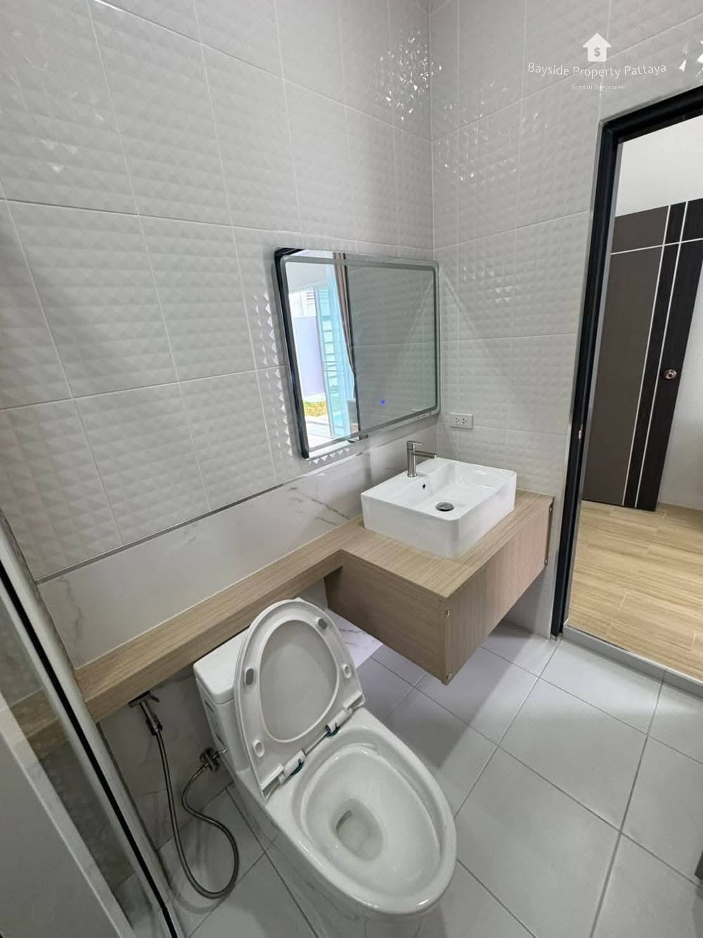 Сдаю 4-к. виллу, 350м², с бассейном, ЖК Modern, Ист Паттайя 6