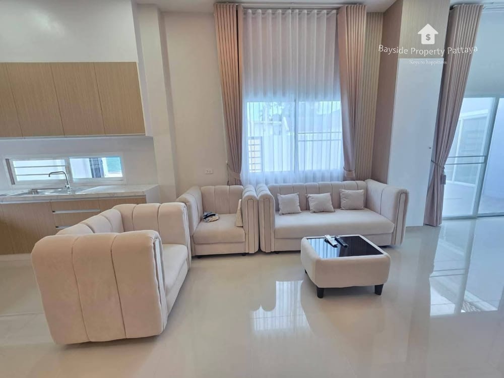 Сдаю 4-к. виллу, 350м², с бассейном, ЖК Modern, Ист Паттайя 11
