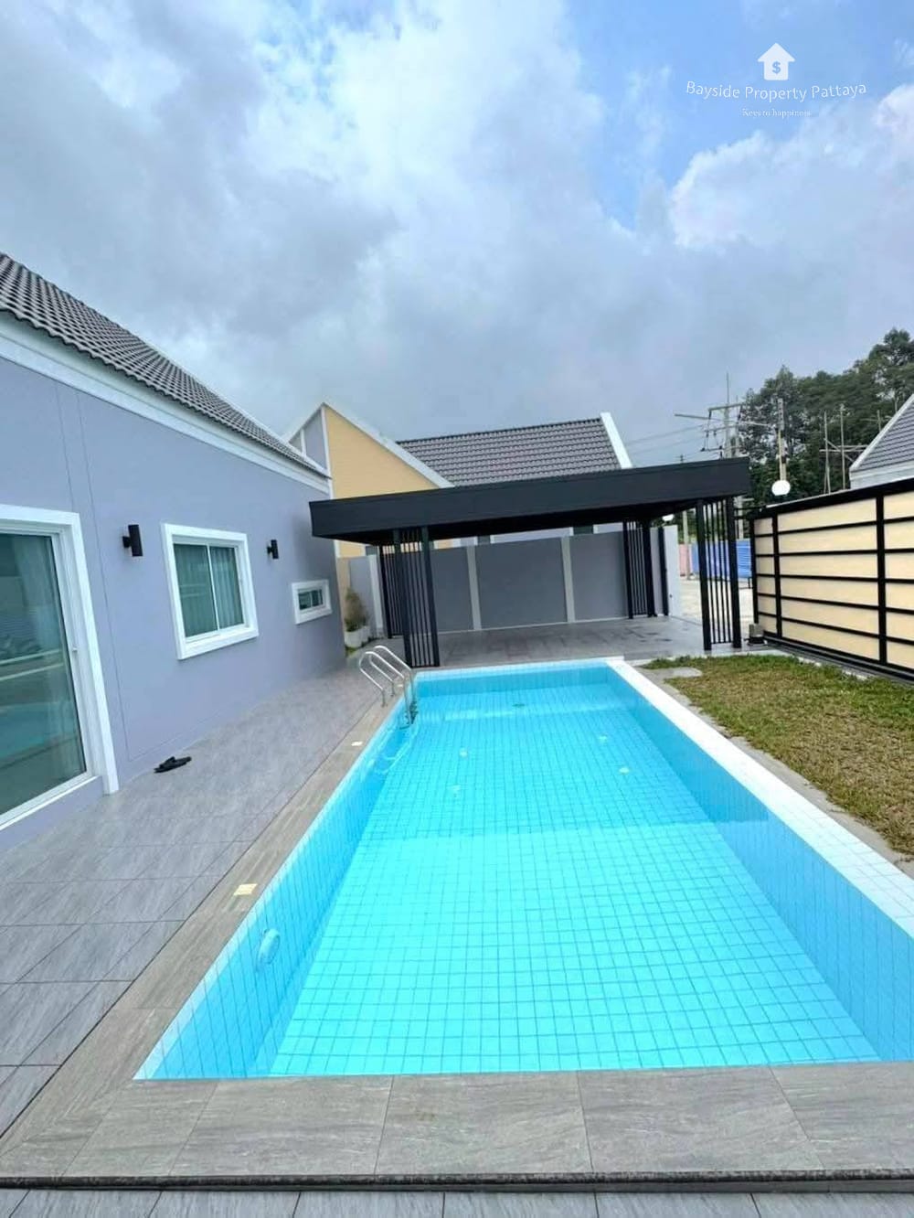 Сдаю 4-к. виллу, 350м², с бассейном, ЖК Modern, Ист Паттайя 21