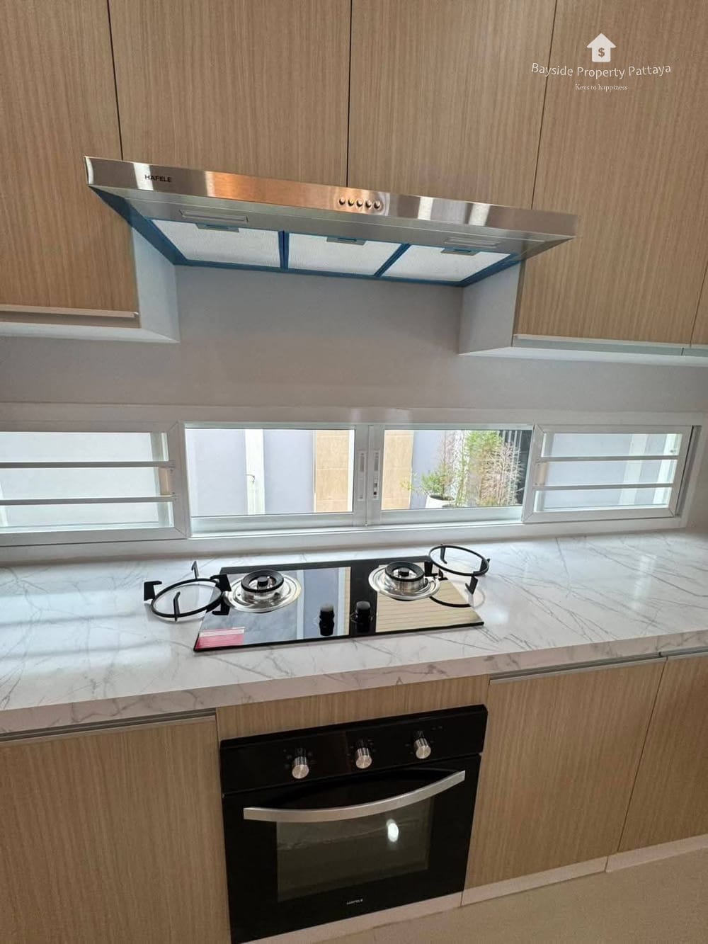 Сдаю 4-к. виллу, 350м², с бассейном, ЖК Modern, Ист Паттайя 24