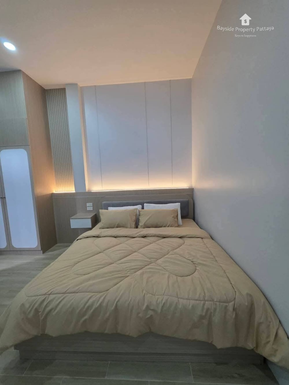 Сдаю 4-к. виллу, 350м², с бассейном, ЖК Modern, Ист Паттайя 27