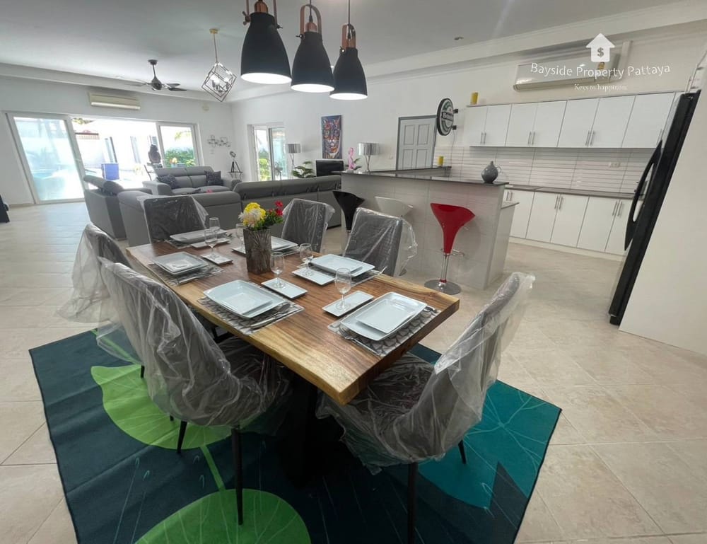 Spacious 7-Bedroom Villa for Sale and Rent in Majestic Residence, Pratumnak 11