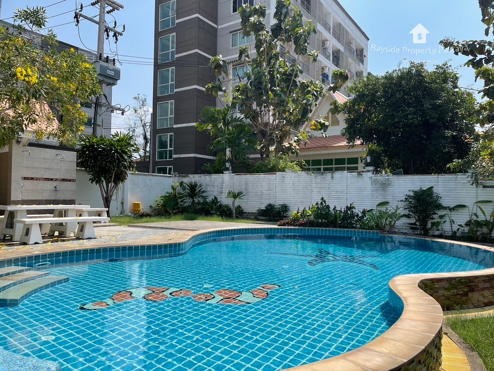 Geräumiges Haus mit 4 Schlafzimmern und Klimaanlage in East Pattaya zu vermieten 24