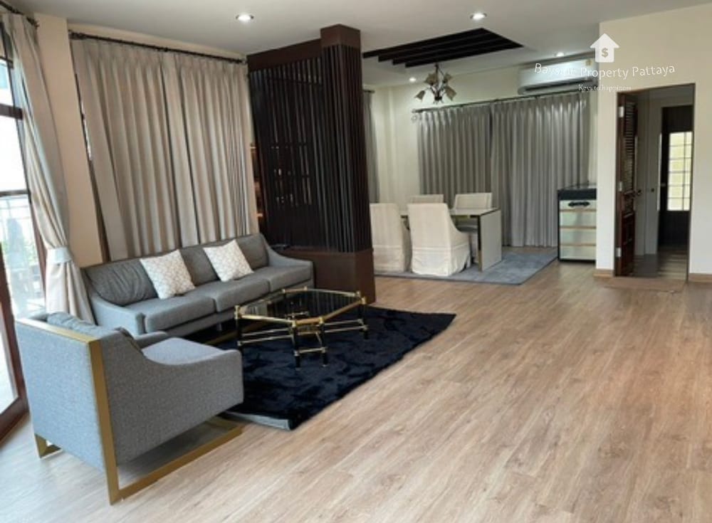 Geräumiges Haus mit 4 Schlafzimmern und Klimaanlage in East Pattaya zu vermieten 5