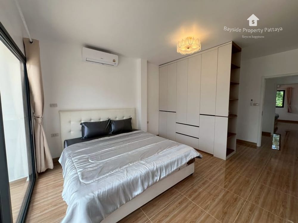 芭提雅中天海滩View point Villa Jomtien泳池别墅248平米4室4卫出售 17