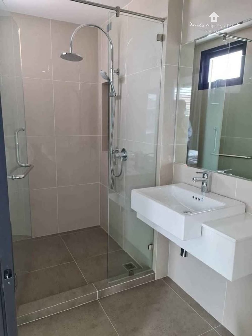 Spacious 4-Bedroom Villa for Sale and Rent in Nong Pla Lai, Pattaya with Air Conditioning 6