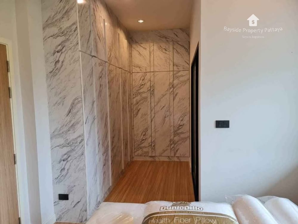 Spacious 4-Bedroom Villa for Sale and Rent in Nong Pla Lai, Pattaya with Air Conditioning 13