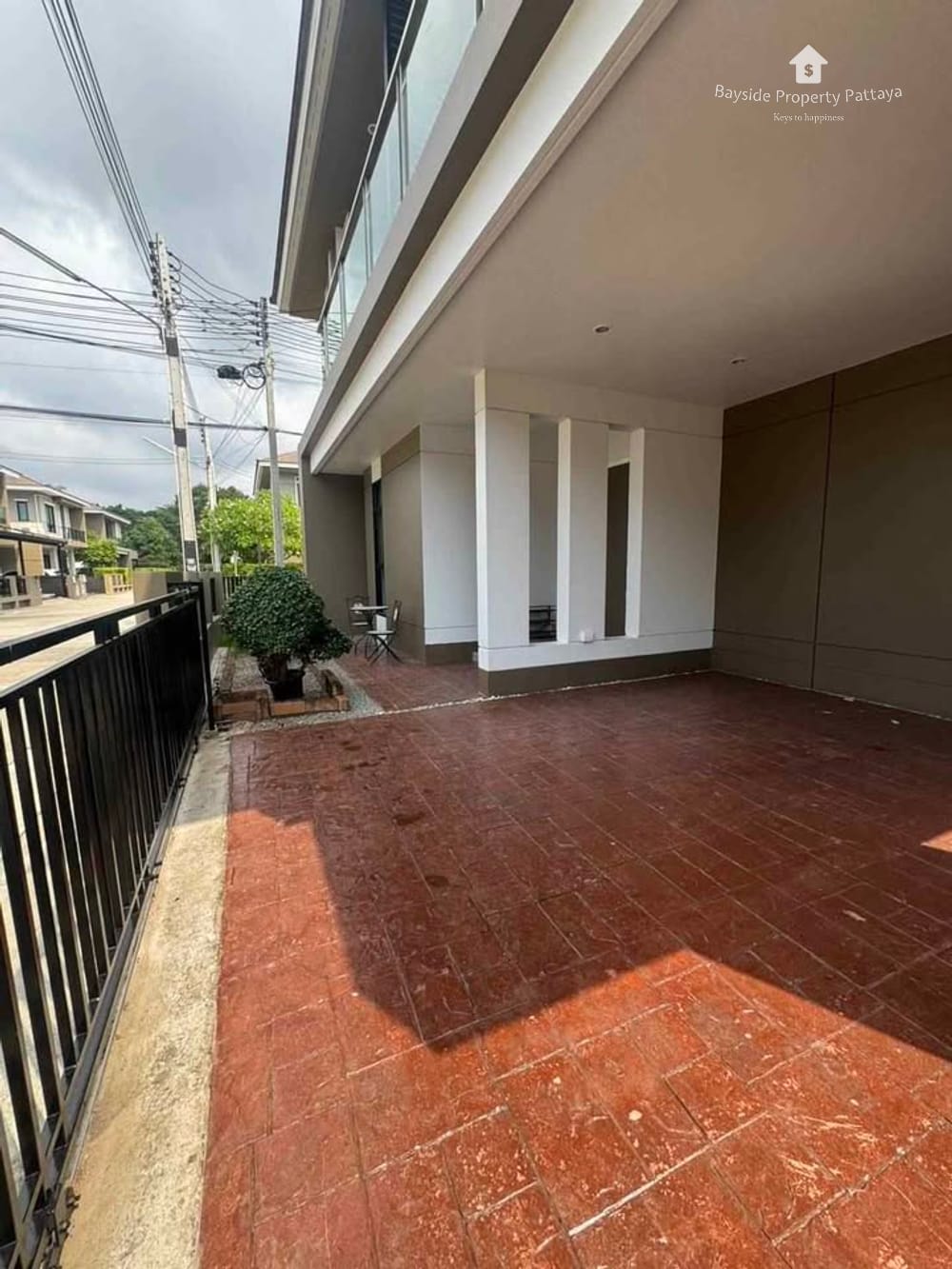 Spacious 4-Bedroom Villa for Sale and Rent in Nong Pla Lai, Pattaya with Air Conditioning 14