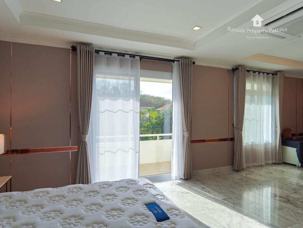 Spacious 5-Bedroom House for Sale in East Pattaya - Pet Friendly with Air Conditioning 21