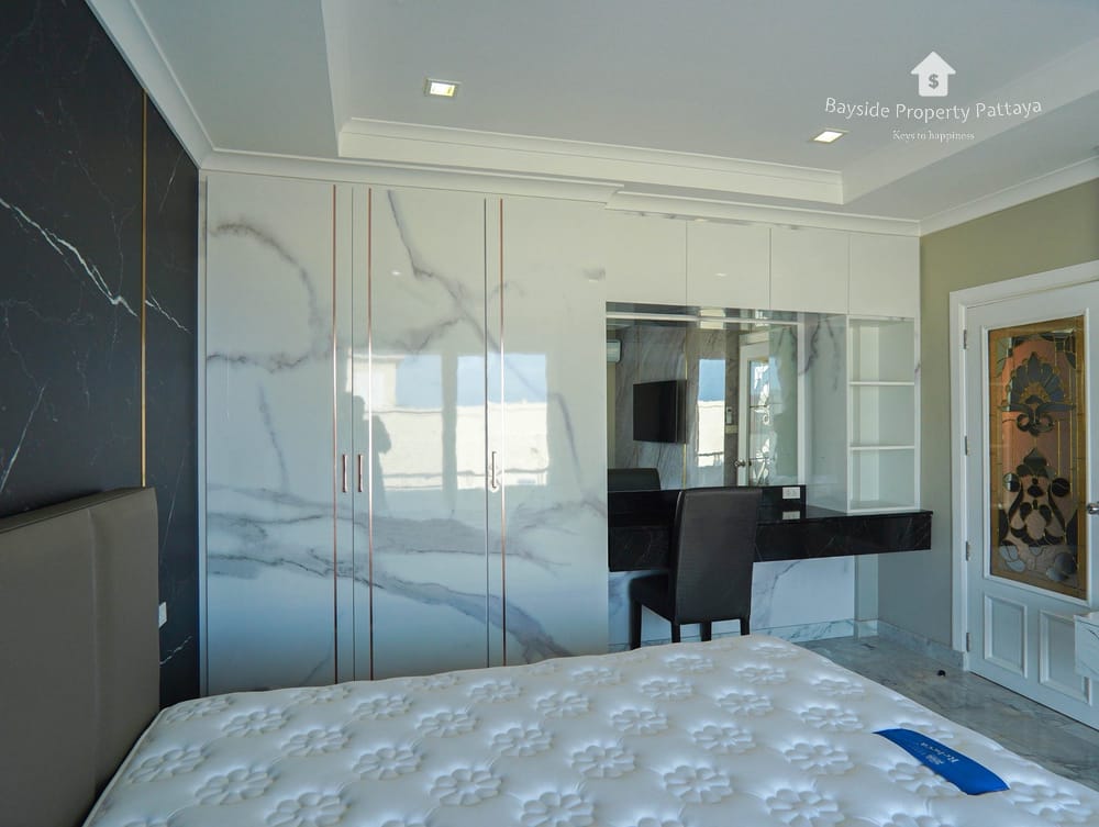 Spacious 5-Bedroom House for Sale in East Pattaya - Pet Friendly with Air Conditioning 22