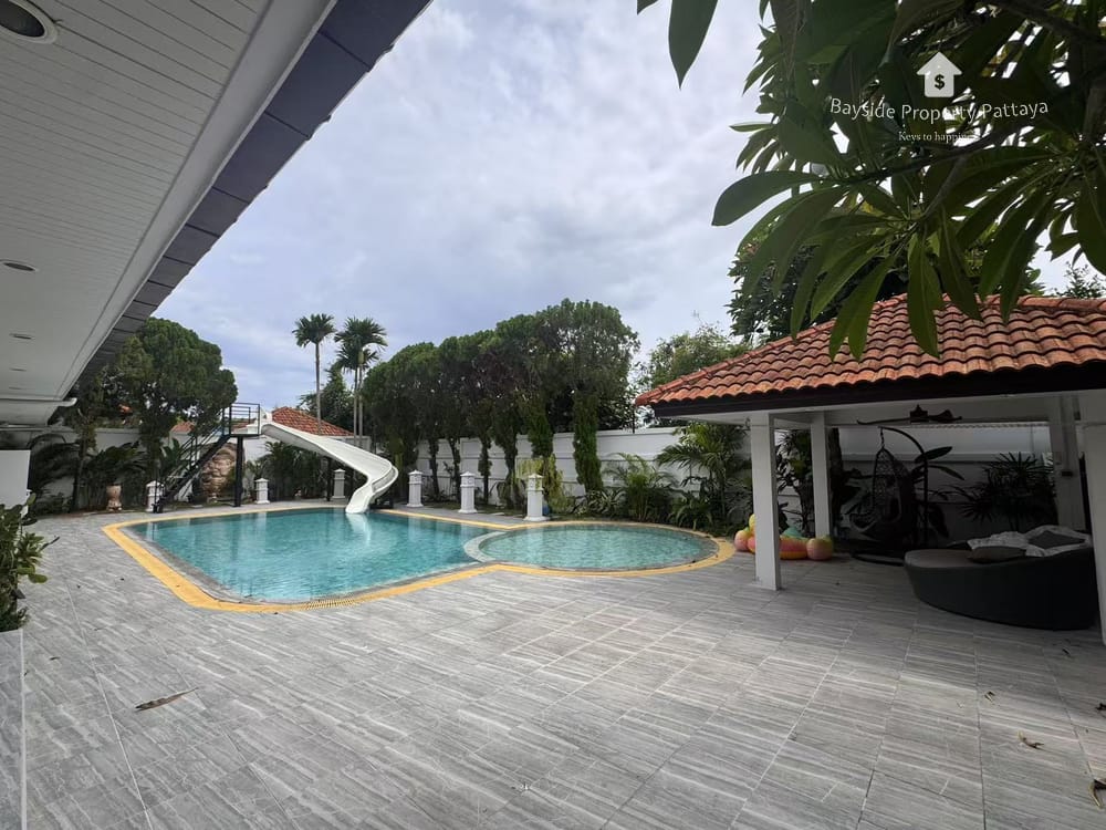 Spacious 3-Bedroom Pool Villa for Sale in East Pattaya - Pet Friendly with Air Conditioning 2