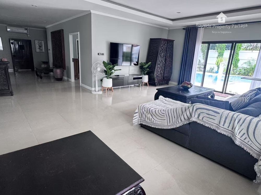 Spacious 3-Bedroom Pool Villa for Sale in East Pattaya - Pet Friendly with Air Conditioning 13