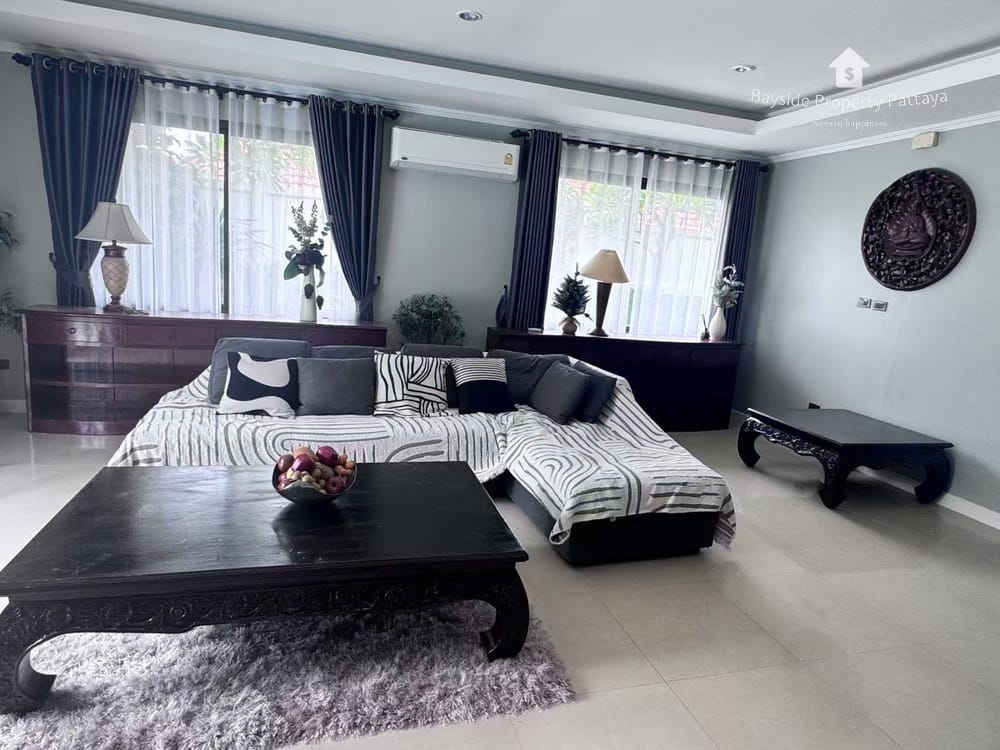 Spacious 3-Bedroom Pool Villa for Sale in East Pattaya - Pet Friendly with Air Conditioning 14
