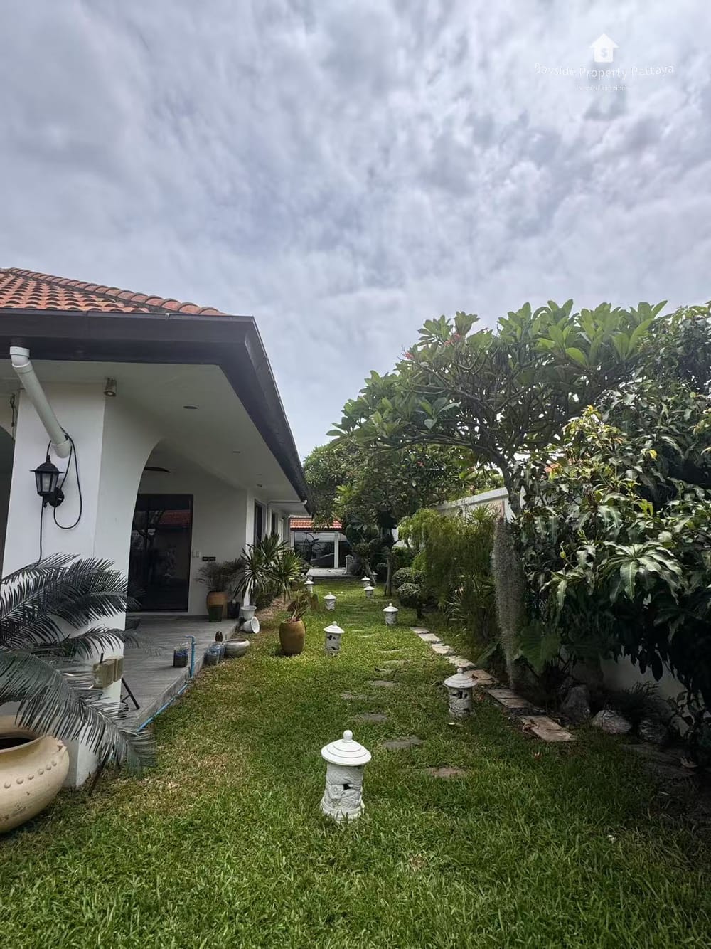 Spacious 3-Bedroom Pool Villa for Sale in East Pattaya - Pet Friendly with Air Conditioning 15
